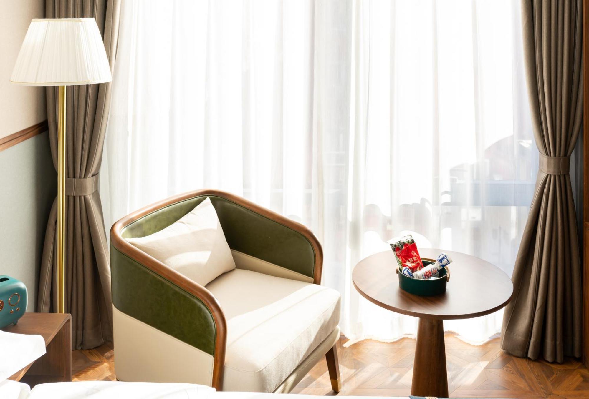 Nost Algia S Hotel Near Beijing Cbd - Cctv, China Zun, Skp And Sanlitun, Tian'Anmen Square, Forbidden City, Free Daily Necessities, Free Night Snack, Free Laundry, English Communication Well, Free Travel Advice , Free Gymnastic, Luaran gambar